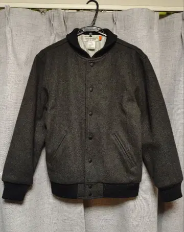 UPSTUPSTART 바시티 자켓 38