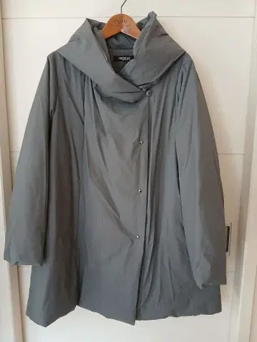 새상품급 HIROKO BIS 그레이 후드 부착 경량 다운 코트