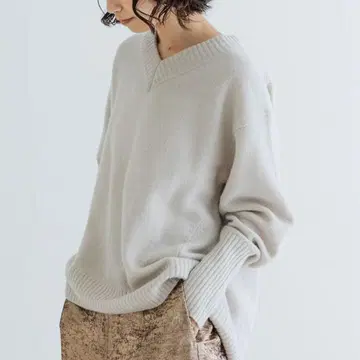 어반 리서치 캐시미어 혼방 강축 V넥 니트 P/0 오프 베이지 새상품