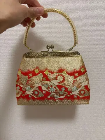 일본 의류용 골드 컬러 핸드백