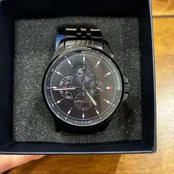 TOMMY HILFIGER 블랙 크로노그래프