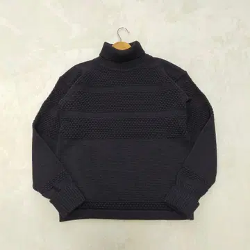 새상품급 S.N.S. HERNING 터틀넥 니트