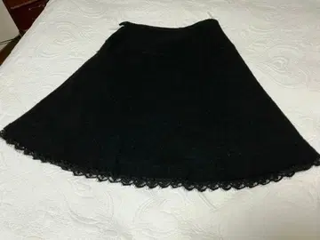 따뜻한 플레어 스커트 레이스 밑단 포함