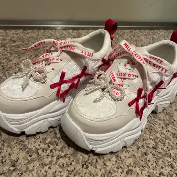 HELLO KITTY 통굽 스니커즈