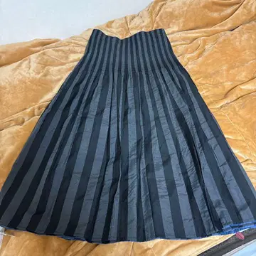 비비드 내추럴 미스트 글라스 리버서블 롱 스커트