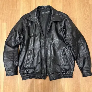 CLUB INTERNATIONAL 가죽 자켓