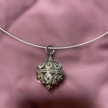 실버 장식 구체 펜던트 목걸이 used