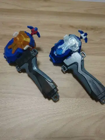 베이블레이드 버스트 커스텀 베이 런처 2개 세트