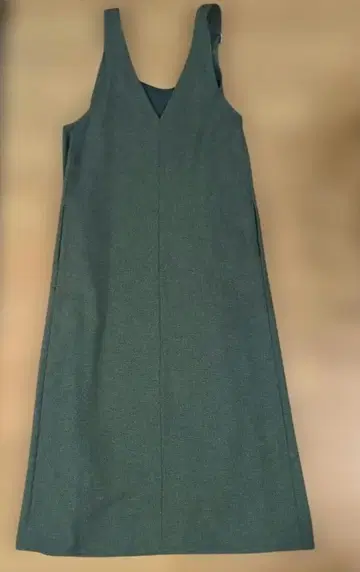 새상품급 B-chad 비치 V넥 오버롤 스커트