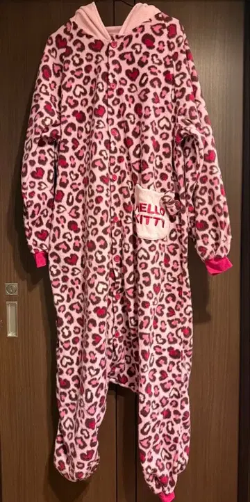 헬로키티 레오파드 무늬 인형옷 파자마