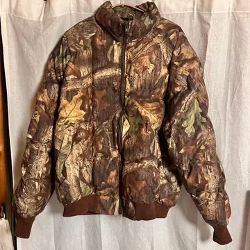 10x 리얼트리 패턴 다운 자켓