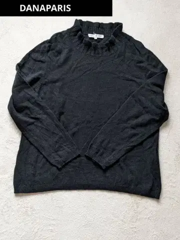 DANAPARIS 프릴 넥 긴팔 니트 46