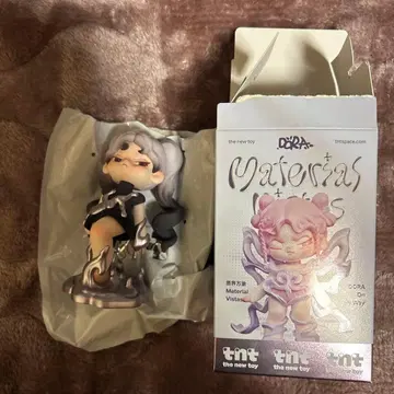 DORA Materias 피규어