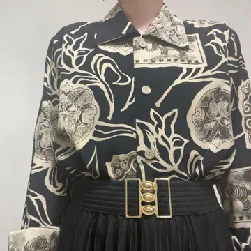 블랙 블랙 베이지 계열 올 패턴 아트 패턴 레트로 구제 의류 패턴 셔츠