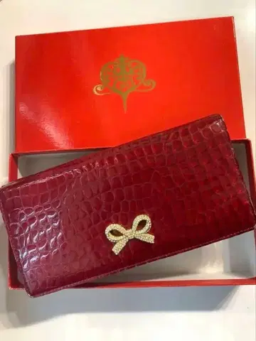 레드 크로커다일풍 장지갑 비쥬 리본 포함 자궁위원장 하루 요시노 사야카