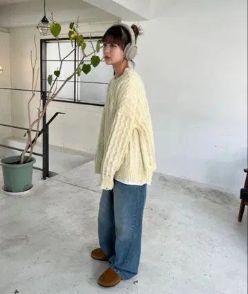 [택 포함 새상품] shesame 시어 데미지 니트