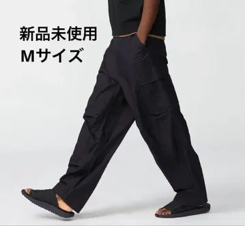 유니클로 새상품 UNIQLO C 와이드 핏 카고 팬츠 (블랙/M)