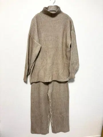 [ 새상품급 ] Rose bud 로즈버드 베이지 스웨터 팬츠 셋업