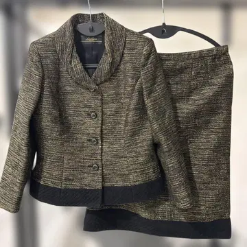 Leilian 9호 블랙과 금색 스트라이프 정장 세트