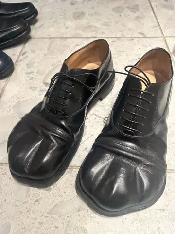 JW Anderson Paw Derby