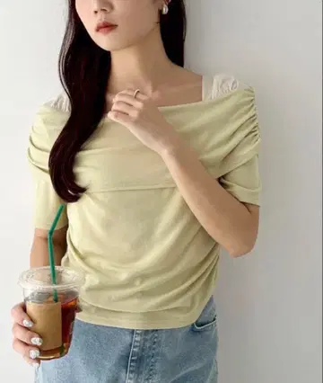 [ 택 포함 새상품 ] 오프숄더 컷 상의 [ 브라 끈 가리기 ] 그린