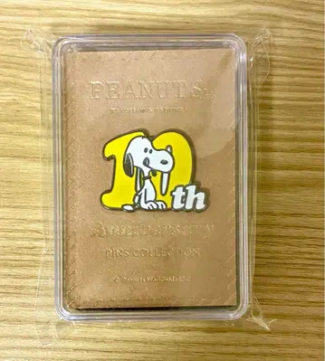 피넛 카페 스누피 카페 10주년 기념 핀 배지