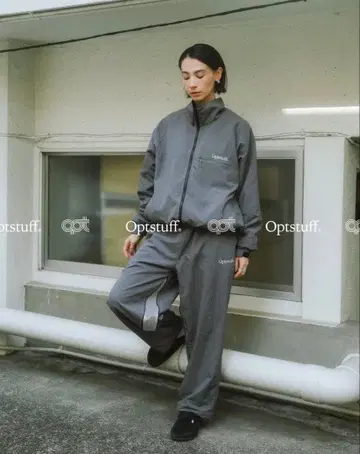 Optstuff 그레이 자켓과 팬츠 세트