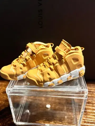 NIKE 모어텐 미니어처 스니커즈 클리어 케이스 포함
