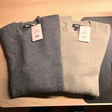 2장 세트 45% 할인 UNIQLO 캐시미어 크루넥 스웨터 GRY&GRN