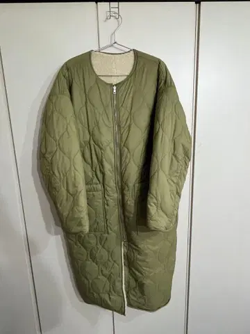 coen 퀼팅 롱 코트 리버서블 올리브 그린&화이트