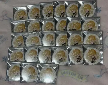 센라 MARCEL 화이트 장미 기본 N 캔뱃지 27점