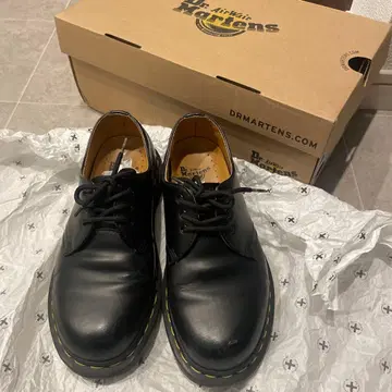 닥터마틴 3홀 신발 UK4