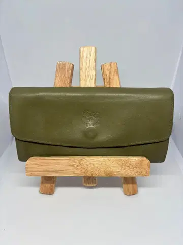 올리브 그린 가죽 장지갑