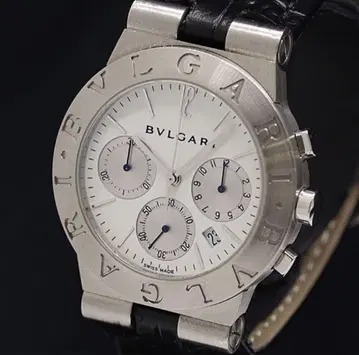 불가리 디아고노 크로노그래프 CH35S D8435 QZ 화이트 다이얼