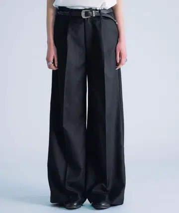 턱 배기 슬랙스 팬츠