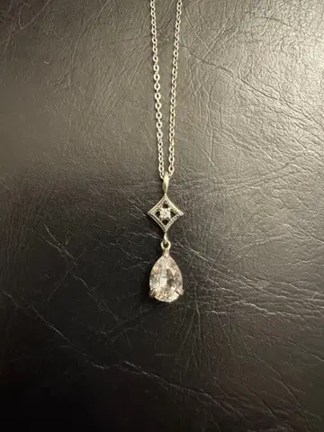 misty 눈물형 지르코니아 목걸이 실버