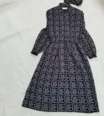 [미스온워드] 네이비 꽃무늬 긴팔 롱 원피스 빈티지 k4408