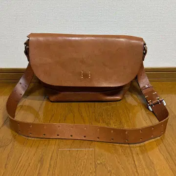 1203 MANO FECE 마노페스 가죽 숄더백