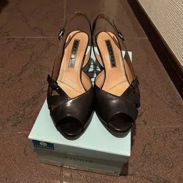 YOSHITO 블랙 오픈토 힐 23.5cm 샌들 핑힐