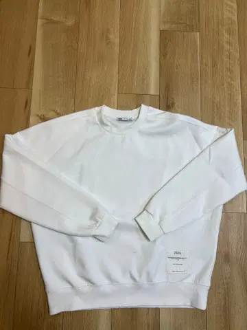 ZARA 화이트 맨투맨 EUR S