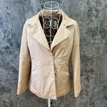 아쿠아 스큐텀 자켓 테일러드 칼라 충전솜 퀼트 안감 카키