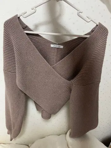 LIP SERVICE 립 니트