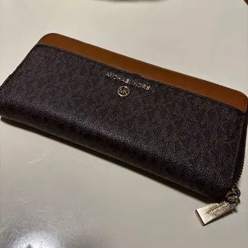 마이클코어스 브라운 장지갑 MICHAEL KORS