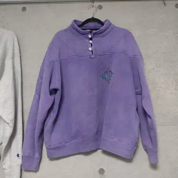 Alaska 자수 보라색 하프 지퍼 트레이닝복