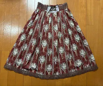 컨디션 최상 엑시즈팜 로즈 오너먼트 플레어 스커트