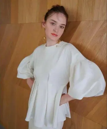 Acka 페플럼 블라우스