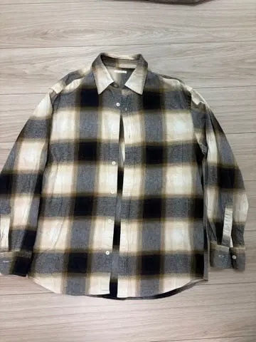 플란넬 체크 무늬 긴팔 셔츠