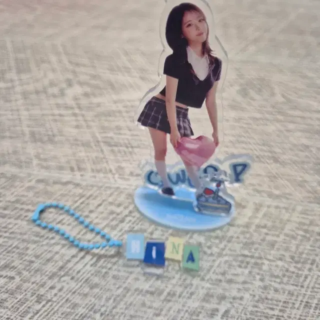 qwer 히나 아크릴 스탠드 판매