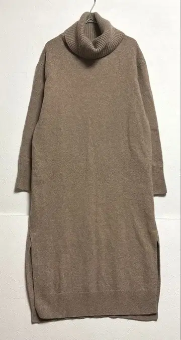 23구 캐시미어 혼방 터틀 니트 원피스 밑단 슬릿 38 사이즈