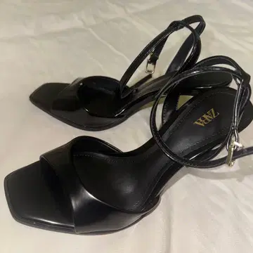 ZARA 오픈토 하이힐